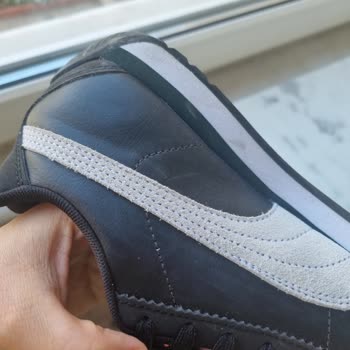 Ayakkabıda Renk Değişimi Ve Kargo Sorunları Çözülmedi