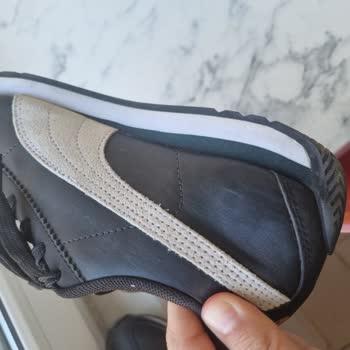 Ayakkabıda Renk Değişimi Ve Kargo Sorunları Çözülmedi