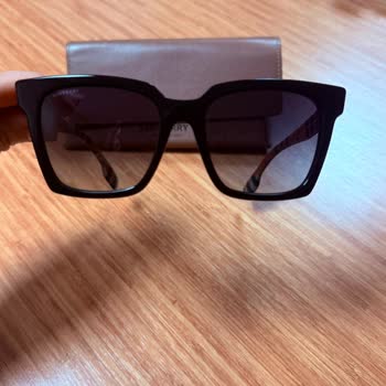 Atasun Optik Burberry Güneş Gözlüğünün Çerçevesindeki Sürekli Yamulma Ve Değişim/İade Talebi