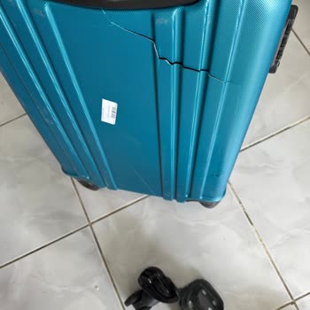 Ajet Uçuşunda Hasarlı Valiz Ve Yetersiz Tazminat Teklifi