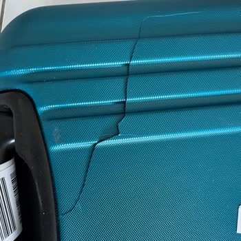 Ajet Uçuşunda Hasarlı Valiz Ve Yetersiz Tazminat Teklifi