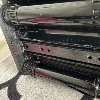 Dyson Servisinin Kirli Ve Kötü Kokulu Geri Teslimatı
