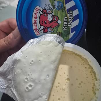 Krem Peynir Ambalajında Delik Ve Hava Kabarcıkları