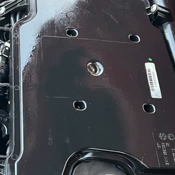 İzmir Otomol BMW Servisinde Yağ Kaçıran Kapak Ve İkame Araç Eksikliği