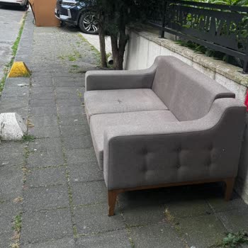 Teslimat Gecikmesi, Eski Koltuk Alımının İhmal Edilmesi Ve Yeni Koltukta Kumaş Yırtığı