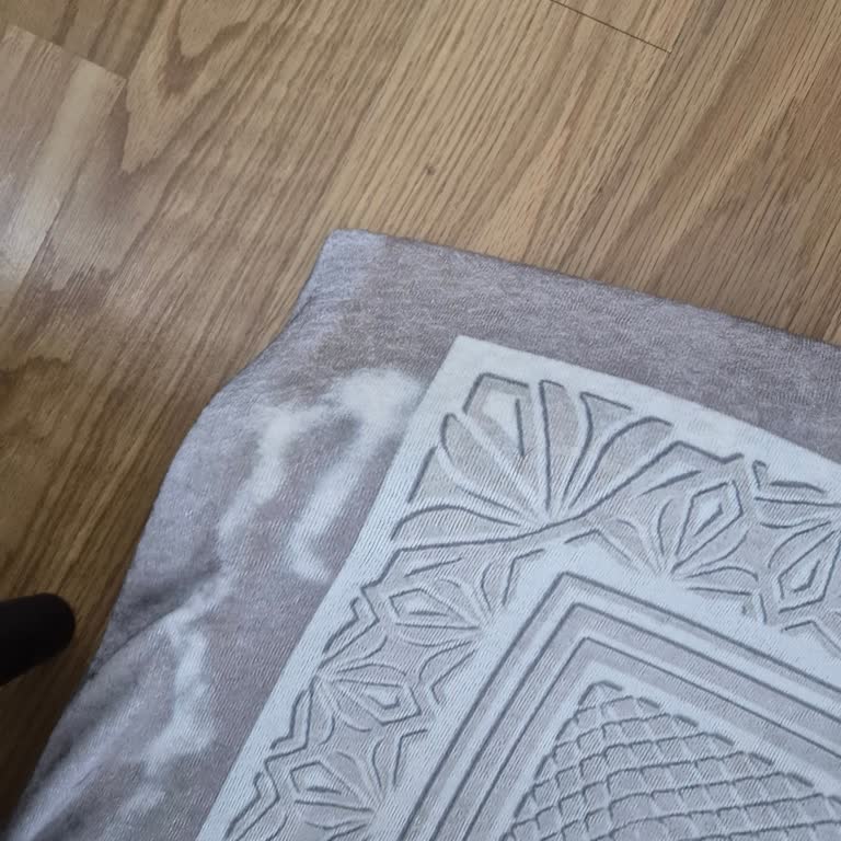 Yanlış Ölçüde Ve Lekeli Halı Örtüsü, Cevapsız Müşteri İletişimi