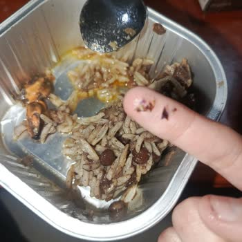 Midye İçinde Kabuk Parçaları Ve Temizlik Sorunu