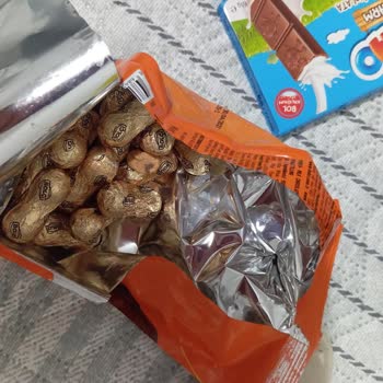 Bolçi Çikolatasının İçinden Yabancı Parça Çıkması Ve Hijyen Sorunu