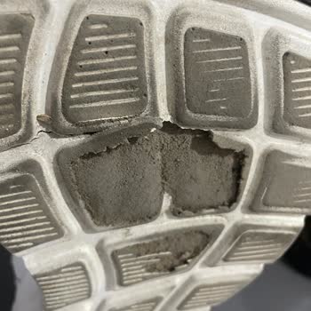 Skechers Ayakkabısının Tabanı İki Ayda Çöktü, Geri Dönüş Yok