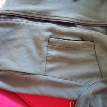 İlk Yıkamada Sweatshirt Deforme Ve Renk Soldu, Kullanılamaz Hale Geldi