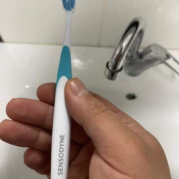Sensodyne Gentle Diş Fırçası Sert Çıktı