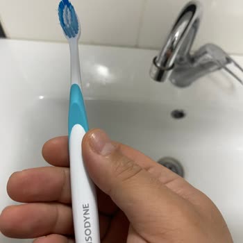 Sensodyne Gentle Diş Fırçası Sert Çıktı