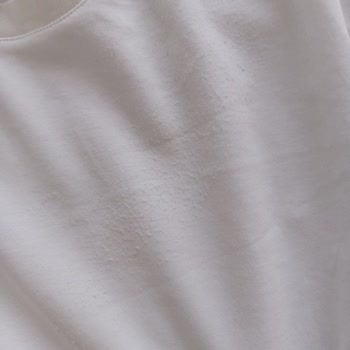 DeFacto Tişörtte Aşırı Tüylenme Kalite Sorunu