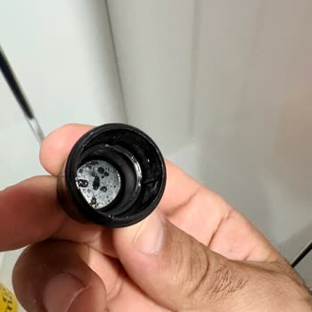 Ağız Kısmından Akıtma Sorunu Tekrarlayan Parfüm, Kalıcı Çözüm Talep Ediliyor
