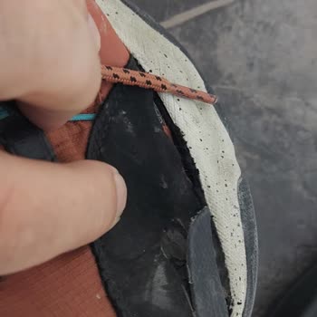 Skechers Ürünün Yırtılma Nedeni Açıklanmadan Kullanıcı Hatası Olarak Sınıflandırıldı