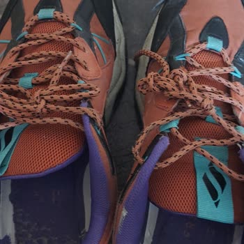Skechers Ürünün Yırtılma Nedeni Açıklanmadan Kullanıcı Hatası Olarak Sınıflandırıldı