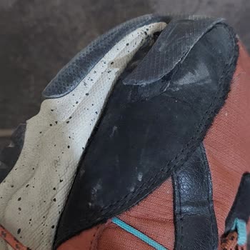 Skechers Ürünün Yırtılma Nedeni Açıklanmadan Kullanıcı Hatası Olarak Sınıflandırıldı