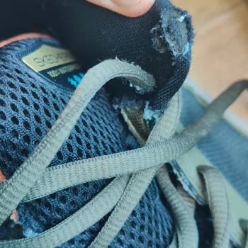 Skechers Botunda Su Alma Ve Açılmalar Üretim Hatası Olmadığı İddiası Mağduriyet Yaratıyor