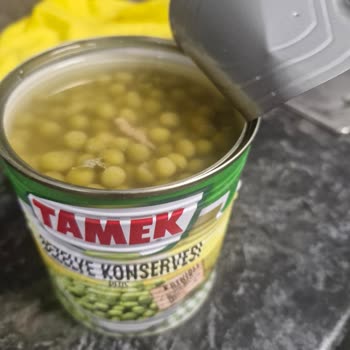 Bezelye Konservesinde Kurt Tespit Edildi, Sağlık Ve Hijyen Endişesi