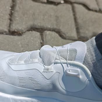 Letoon Sport Ayakkabının Bağcık Kısmı Yanlış Monte Edilmiş Durumdadır