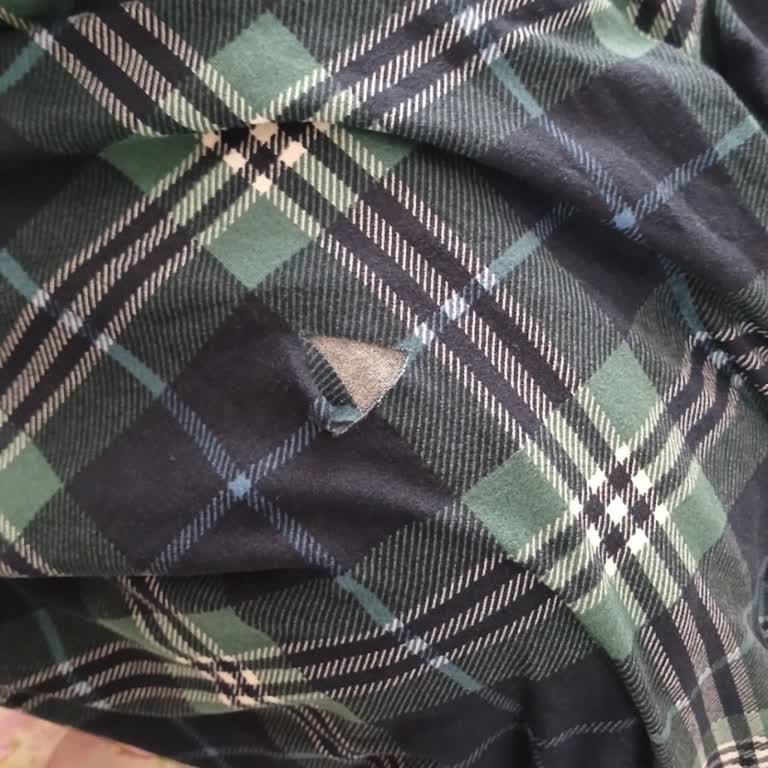 BİM Mağazasında Yırtık Ve Poşetsiz Pijama Takımı Satışı, Yönetici Saygısızlığı