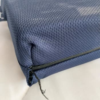 Yanlış Renk Ve Fermuarsız Minder, Özensiz Paketleme, Satıcı Yanıtsız