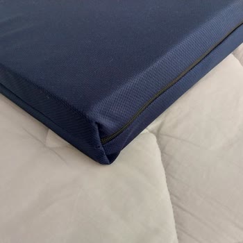 Yanlış Renk Ve Fermuarsız Minder, Özensiz Paketleme, Satıcı Yanıtsız