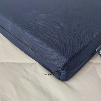 Siparişte Renk Yanlışı, Fermuar Eksik Ve Temizlik Sorunu