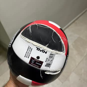 Lisanslı Beşiktaş Voleybol Topunun Kısa Sürede Yırtılması Ve Mağazanın Yardım Etmemesi