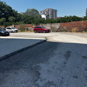 İmbatlı Mahallesi Sokakta Asfalt Bozukluğu Motosiklet Kazasına Neden Oluyor, Acil Çözüm Gerekiyor