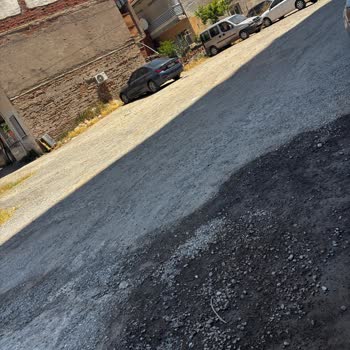 İmbatlı Mahallesi Sokakta Asfalt Bozukluğu Motosiklet Kazasına Neden Oluyor, Acil Çözüm Gerekiyor