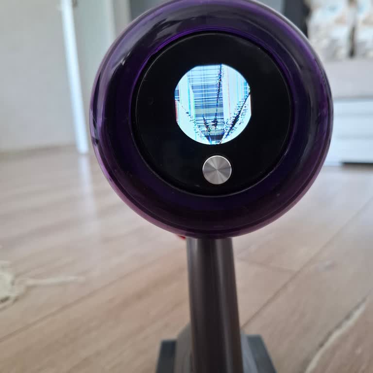Dyson V15 Süpürge Aniden Kapanıp Ekranı Çizgili Oldu, 7.000 TL Değişim Ücreti Kabul Edilmiyor