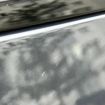 Aracımda Çizikler Teslim Edildi, Bayi Cevapsız Bıraktı