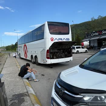 Arızalı Otobüs Ve 1,5 Saat Bekleme Sonrası Bilet İadesi Ve Tazminat Talebi