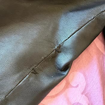 Levis İstinyePark Mağazasında Deri Montun Hızlı Deformasyonu Ve İade Talebi