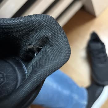 FLO Ayakkabısının Çoraplık Kısmında Aşınma Ve Yırtılma, Mağaza Kullanıcı Hatası İddiası