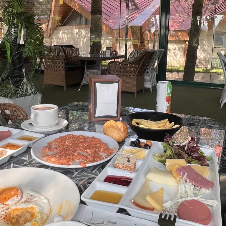 Çocuk İçin Basit Talepler Karşılanmadı, Menü Eksikliği Ve Yüksek Fiyatla Hayal Kırıklığı