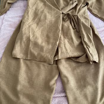 Bulem Butik'ten Gelen Takımlar Görsellerle Uyuşmuyor, Etiketsiz Ve İade Yanıtı Yok