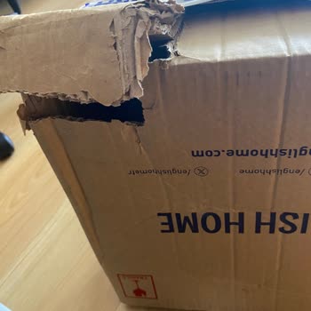 Marmara Park Şubesinde Personel Tutumu Ve Açık Kargo Paketi Sorunu