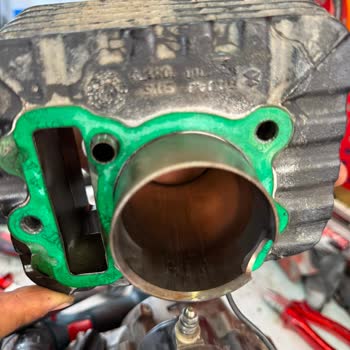 Servis Onarımından Sonra Motorun Yağ Sızıntısı Ve Kilitlenmesi