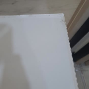 Çizik Ve Hasarlı Komodinler İçin Hızlı Değişim Talebi