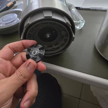 Üst Haznedeki Dişli Kırılması Ve Müşteri Hizmetlerine Ulaşılamıyor