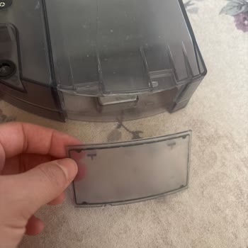 Roborock Q8 Max Pro Toz Haznesi Kendi Kendine Kırıldı, Yetkili Ücretsiz Değişim Talebimi Reddediyor