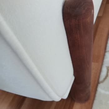 Renk Değişimi Ve Bozuk Ayaklarıyla Koltukta Garanti İhlali