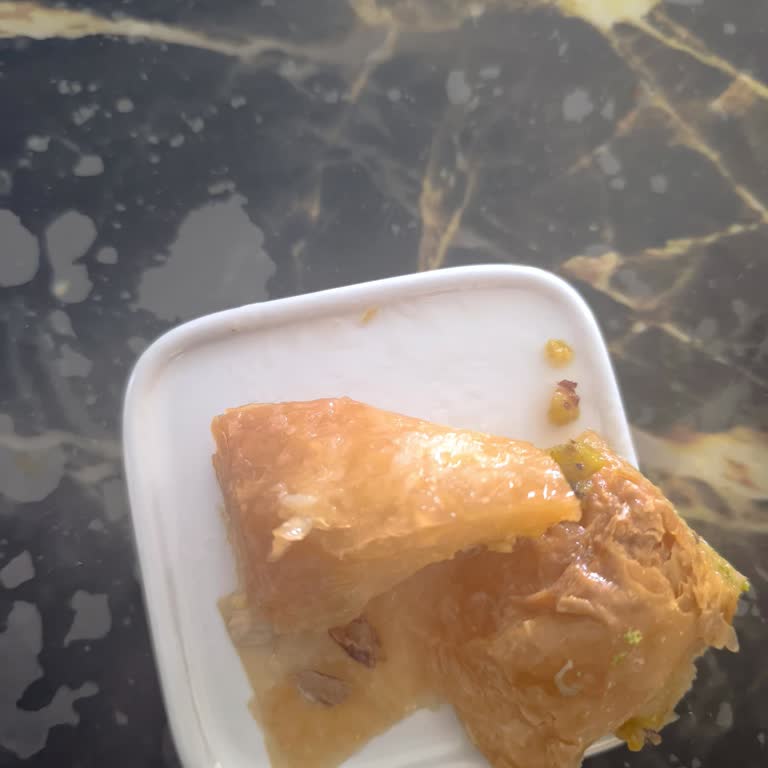 İçinde Fıstık Olmayan Baklava Ve Alaycı Müşteri Hizmetleri