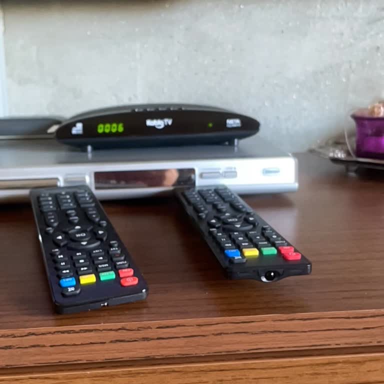 Kalitesiz TV Kumandaları Sürekli Bozuluyor Ve Ücretsiz Değişim Talep Ediyorum