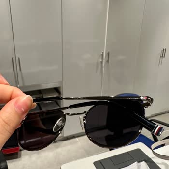 Boyner Online'dan Çizik Ve Lekeli Tommy Hilfiger Gözlük Şikayeti