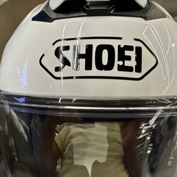 Yüksek Fiyatlı Shoei Kaskta Logo Aşınması Ve Tam Değişim Talebi