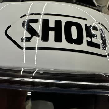 Yüksek Fiyatlı Shoei Kaskta Logo Aşınması Ve Tam Değişim Talebi