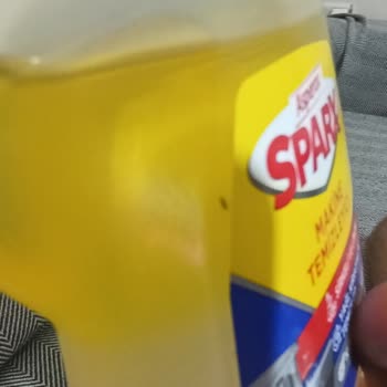 İzmir BİM'de Asperox Temizleyicisinde Karınca Benzeri Yabancı Madde Ve Cevapsızlık